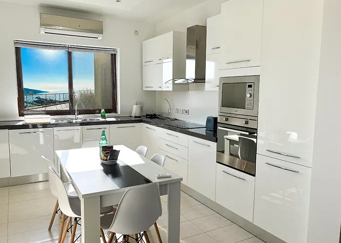 Chambray & Willa Mgarr