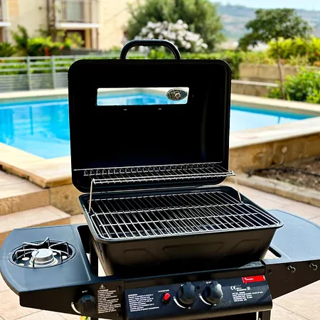 Chambray & Villa Mġarr